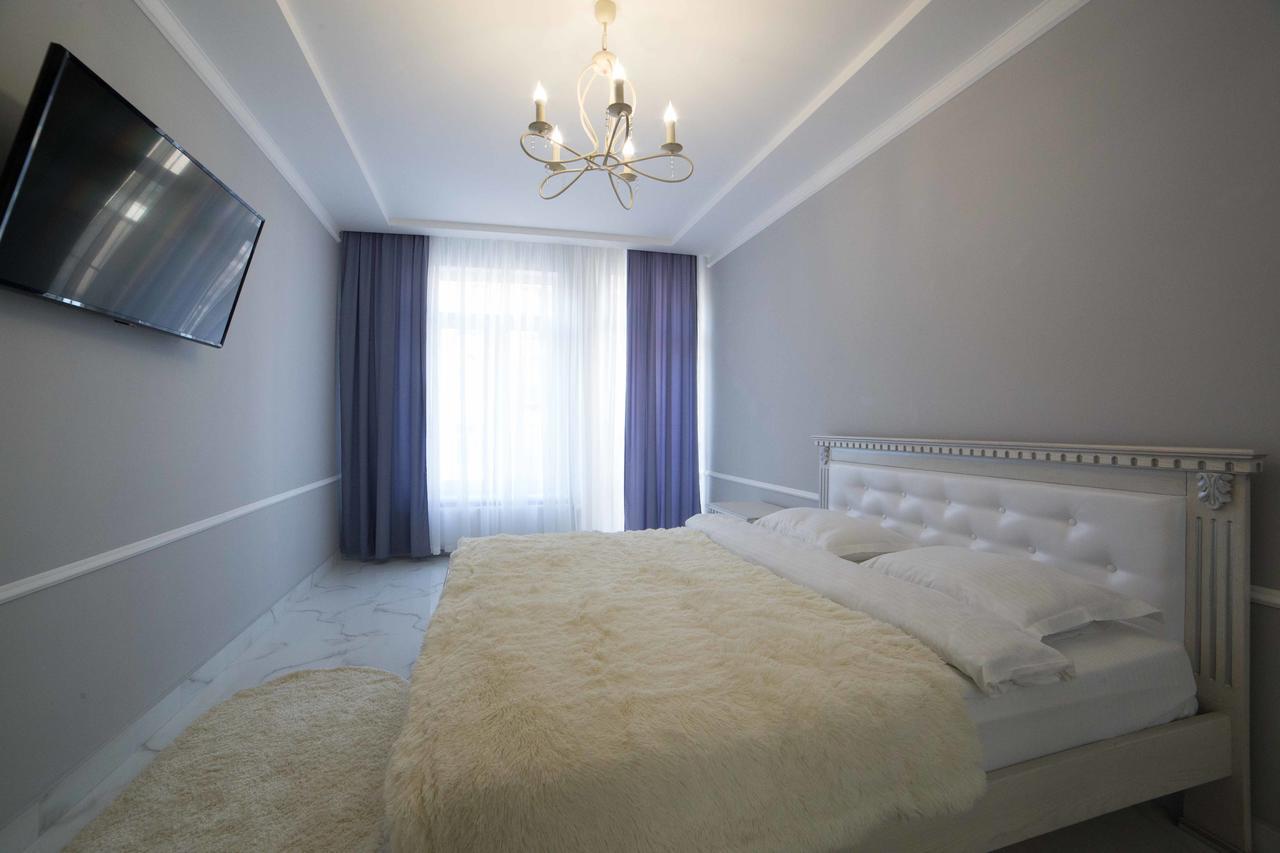 Leogrand Apartments On Kulisha 36 Lviv Exterior photo